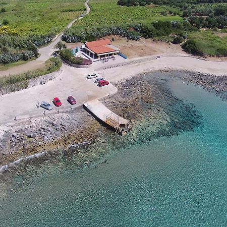 Apartments by the sea Lumbarda, Korcula - 10049 Bagian luar foto