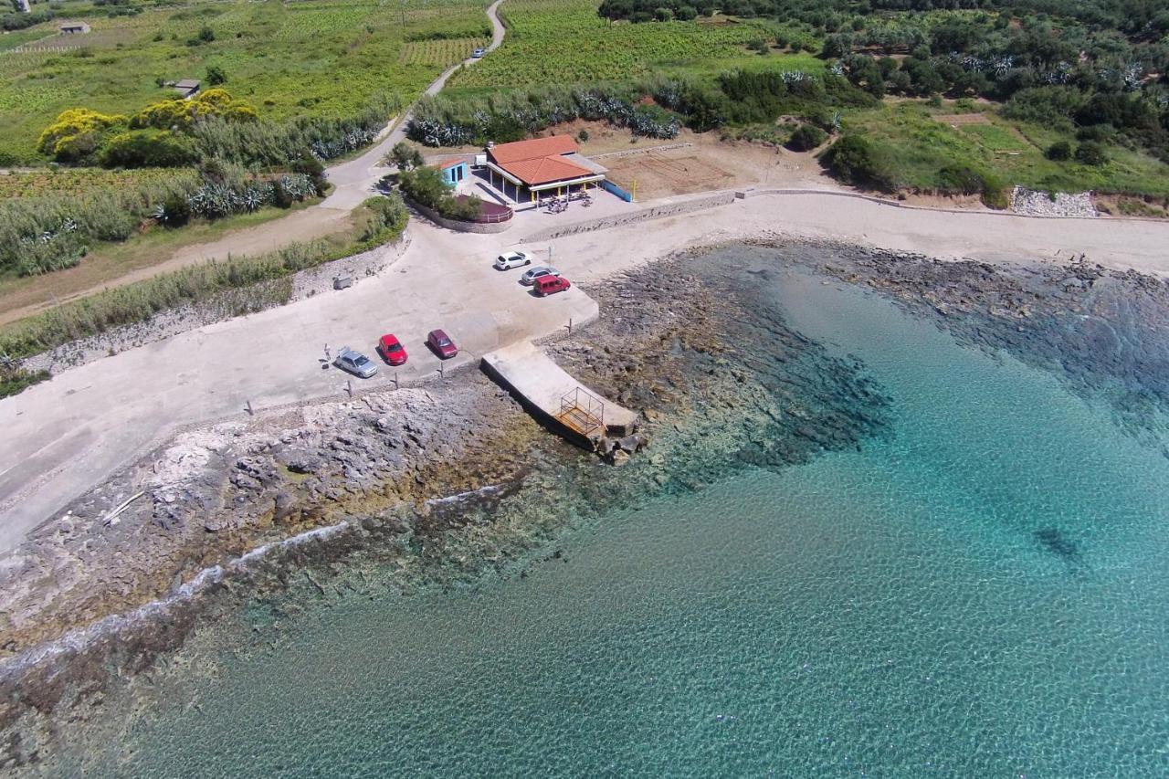 Apartments by the sea Lumbarda, Korcula - 10049 Bagian luar foto