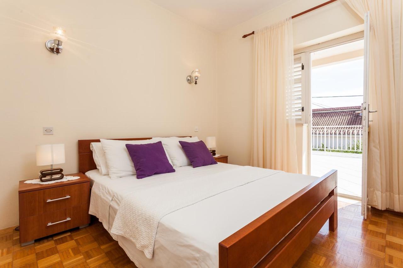 Apartments by the sea Lumbarda, Korcula - 10049 Bagian luar foto