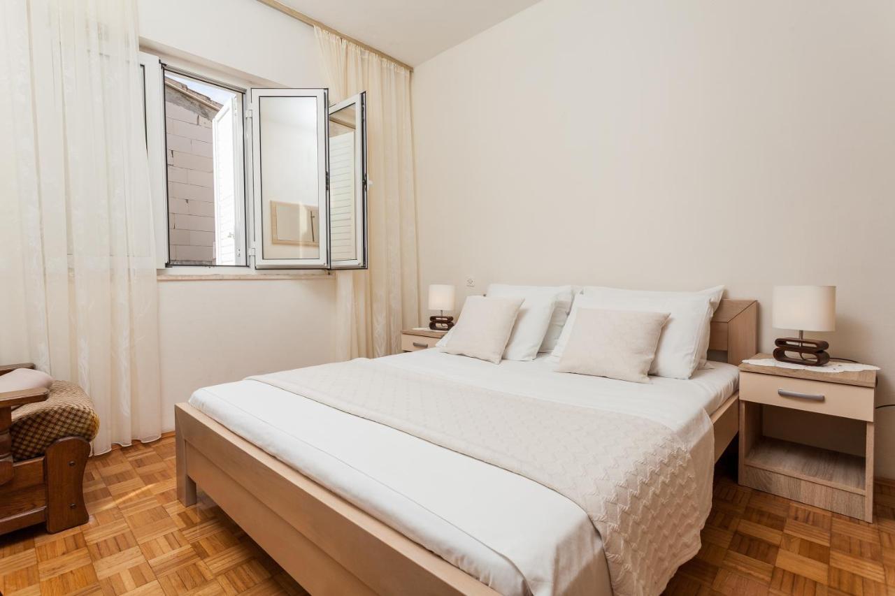 Apartments by the sea Lumbarda, Korcula - 10049 Bagian luar foto