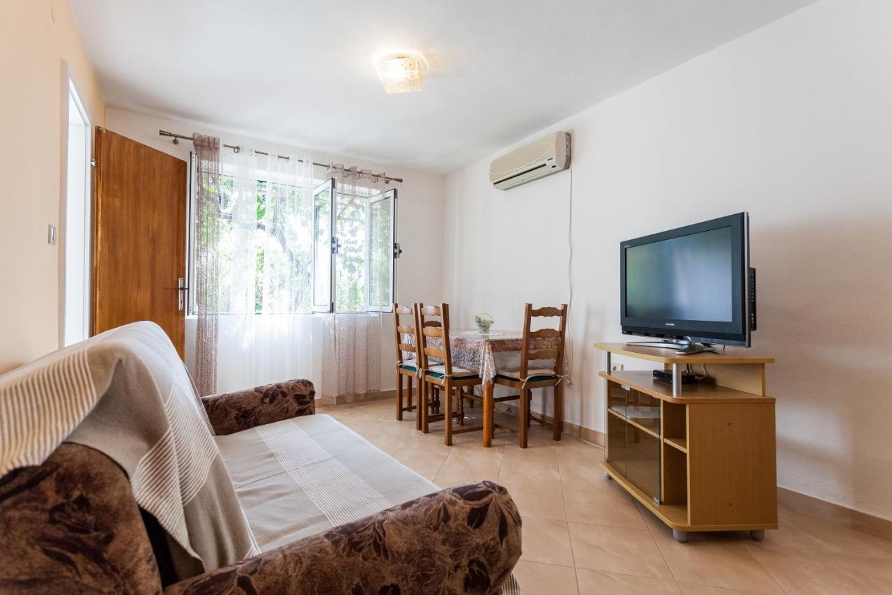 Apartments by the sea Lumbarda, Korcula - 10049 Bagian luar foto