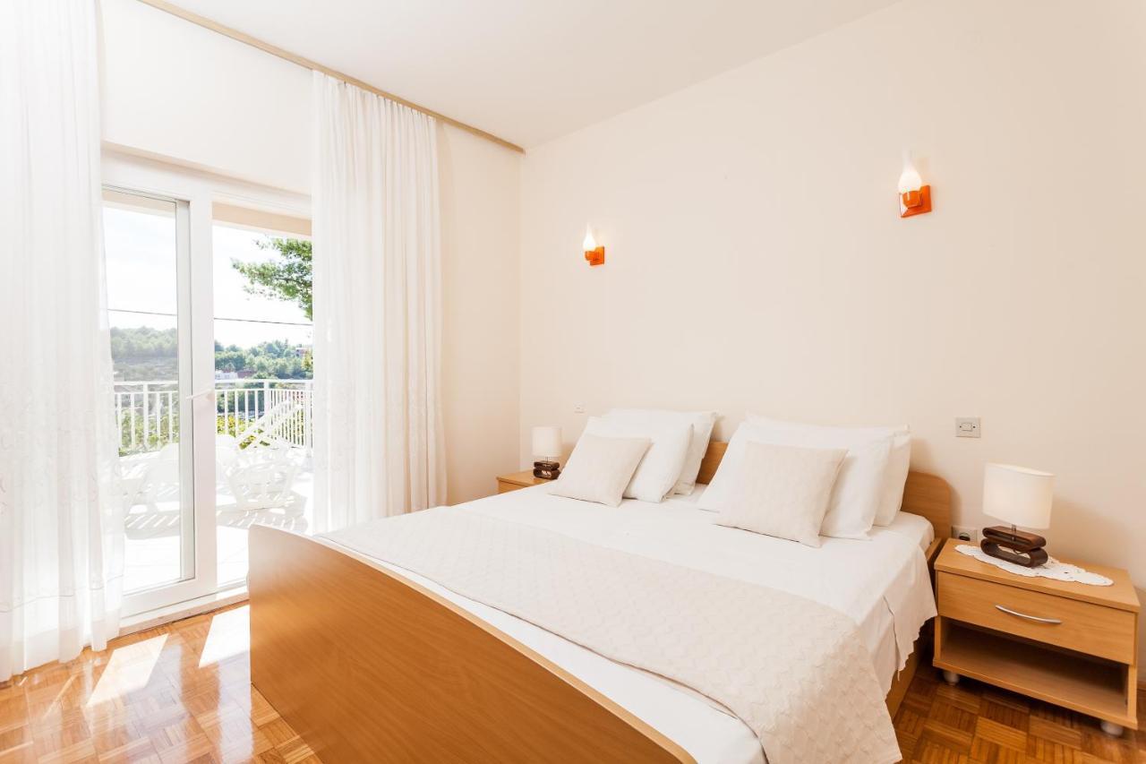 Apartments by the sea Lumbarda, Korcula - 10049 Bagian luar foto