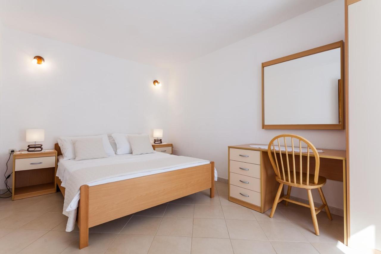 Apartments by the sea Lumbarda, Korcula - 10049 Bagian luar foto