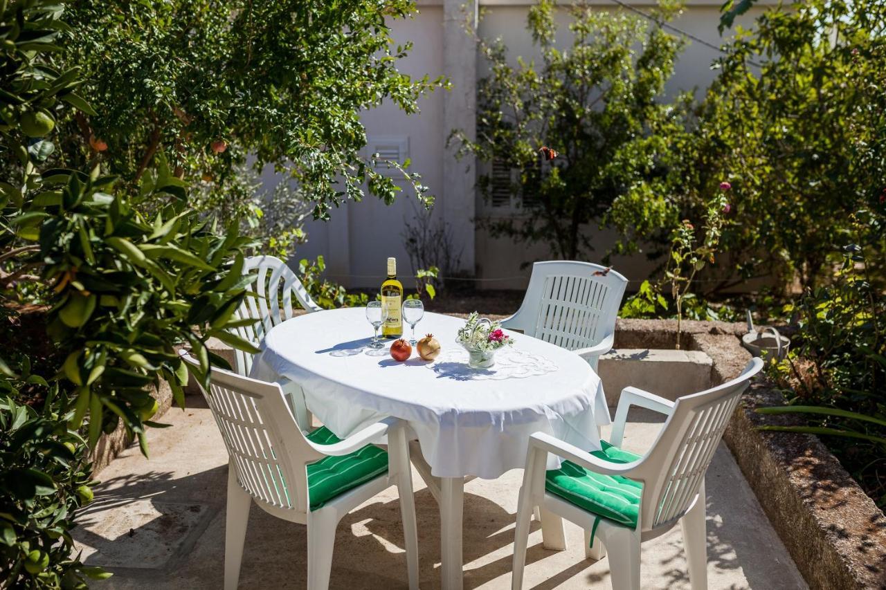 Apartments by the sea Lumbarda, Korcula - 10049 Bagian luar foto