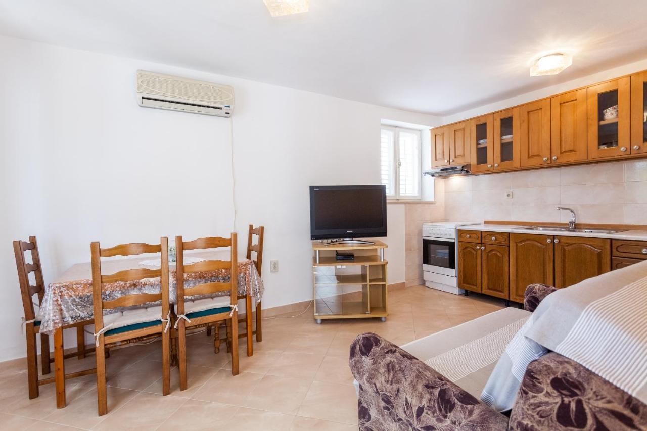 Apartments by the sea Lumbarda, Korcula - 10049 Bagian luar foto